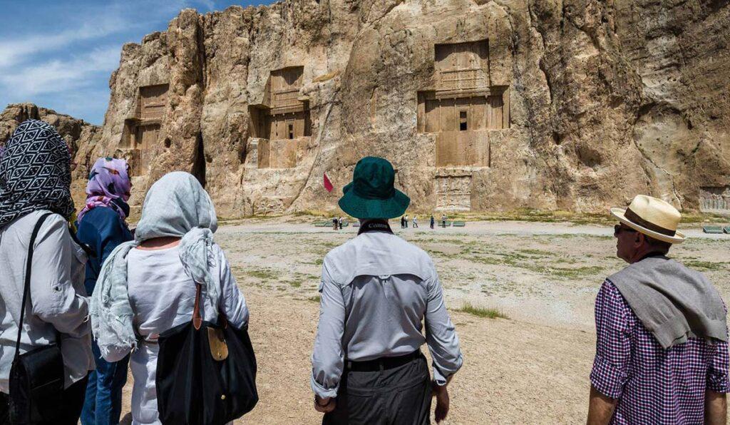 دیدار با پادشاهان ایران باستان، در نقش رستم شیراز