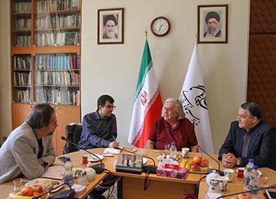نسل جوان ایرانی مرا به وجد آورد، در اینترنت زندگی می کنم