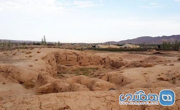 تپه باستانی سنگ چخماق یکی از جاذبه های دیدنی استان سمنان است