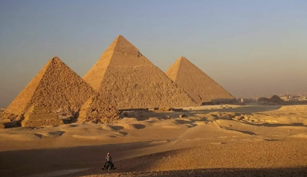 چگونه پرتو های کیهانی به کشف یک تونل در هرم بزرگ مصر یاری کردند؟